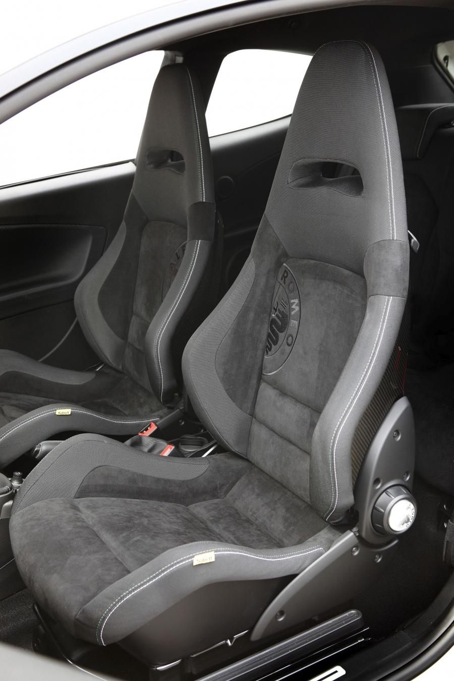 Интерьер Alfa Romeo MiTo Quadrifoglio Verde (955) 2011 года  (AU) (фото 18 из 21)